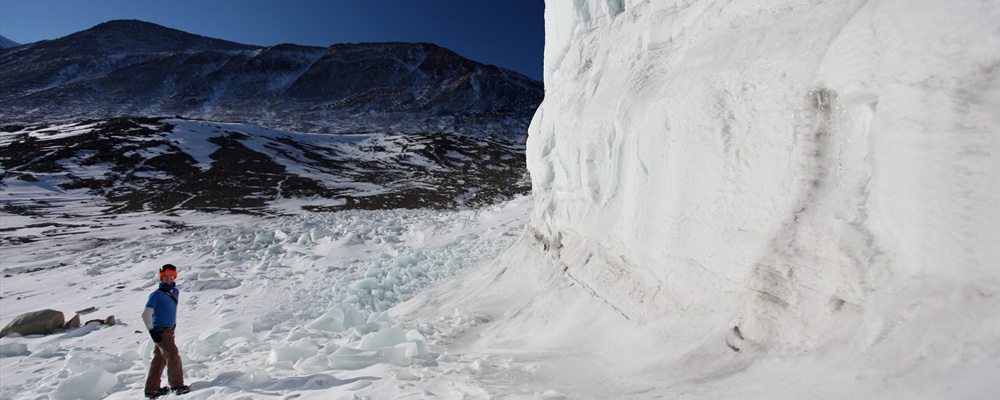 Antarctica: Hiking the Commonwealth Glacier